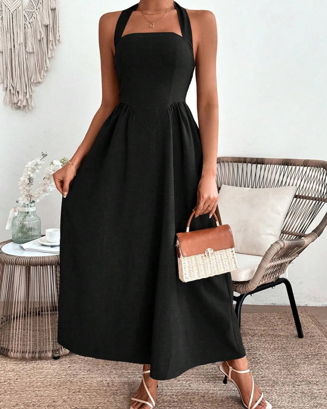 Summer Elegance Dress – Backless & Waist-Tied