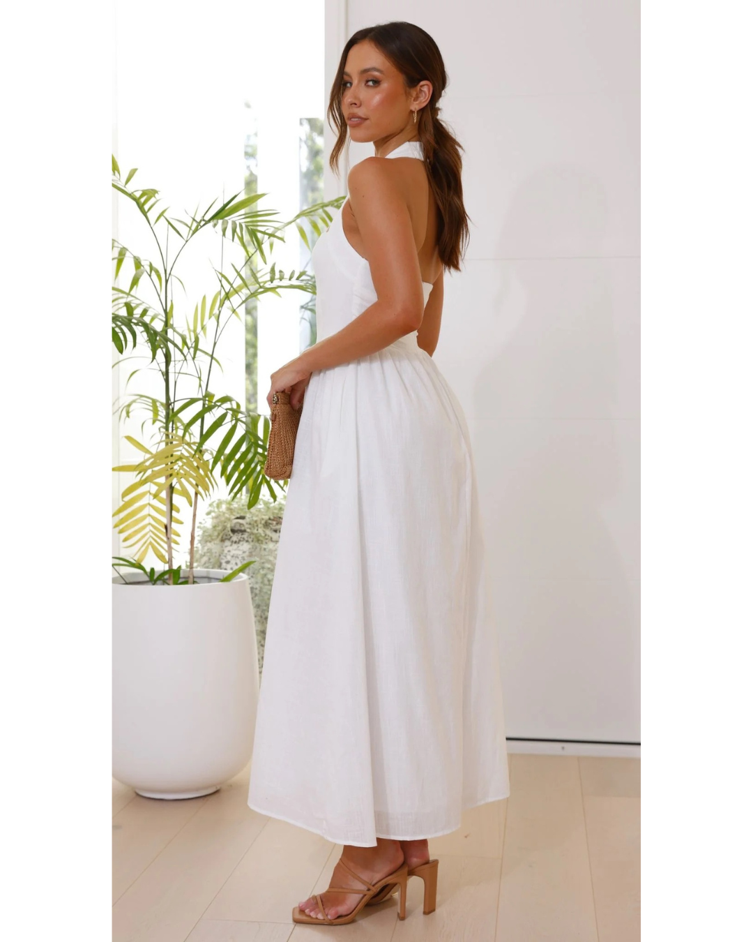 Summer Elegance Dress – Backless & Waist-Tied