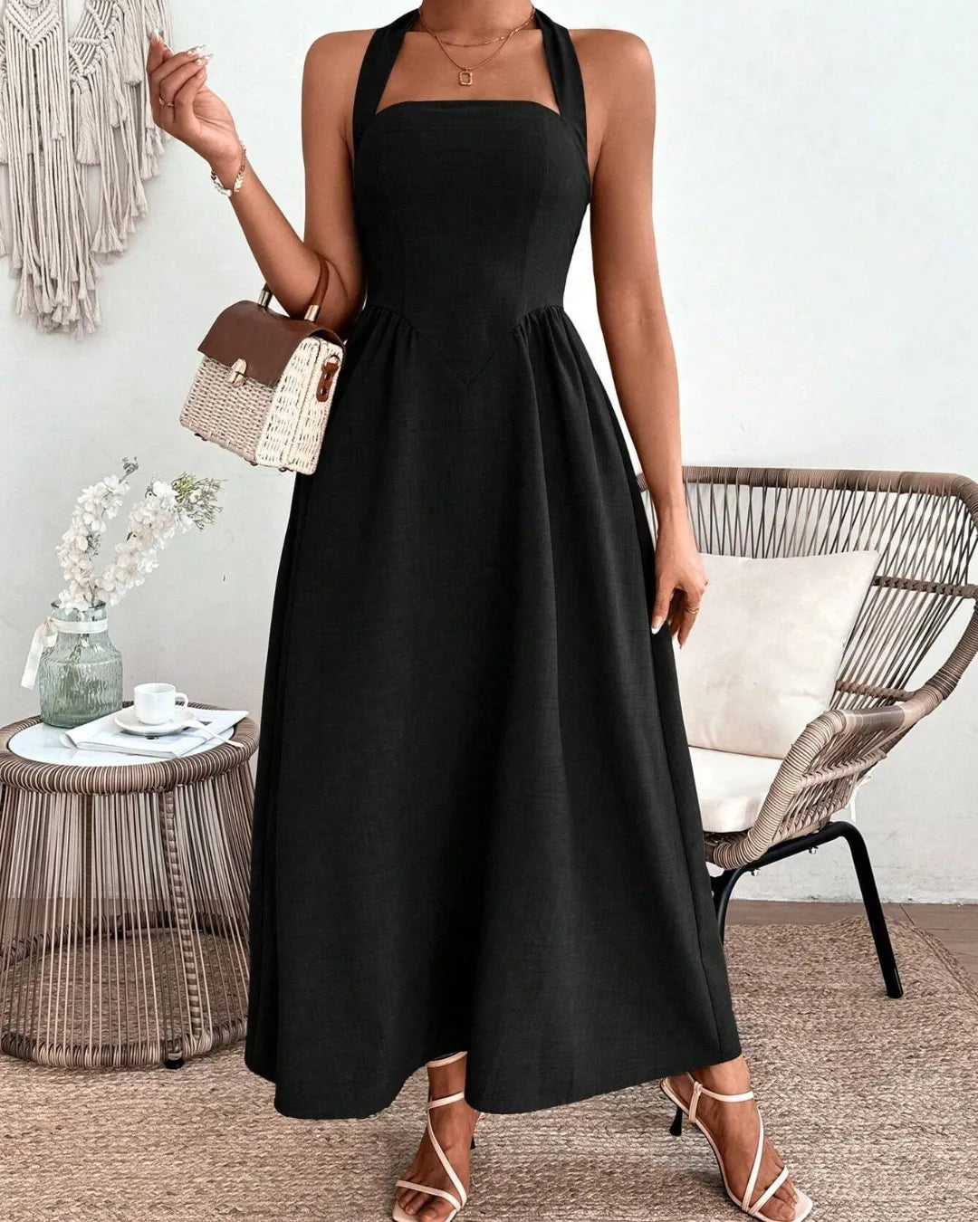 Summer Elegance Dress – Backless & Waist-Tied